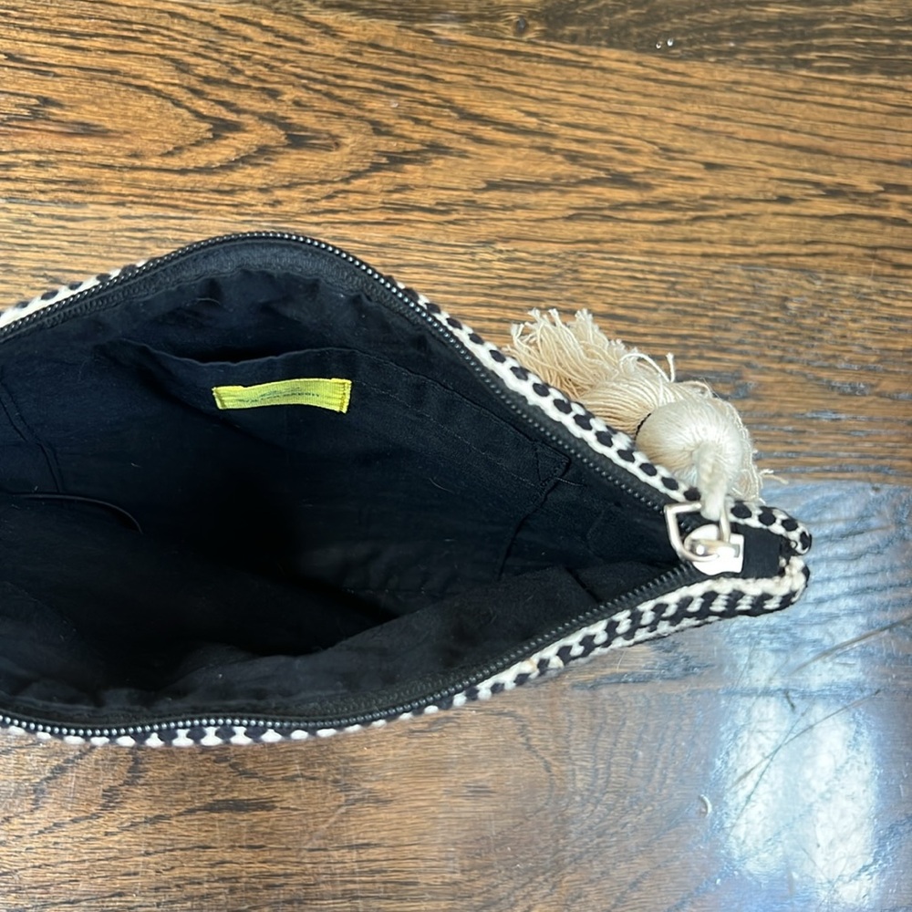 Roller Rabbit Pouch - image 3